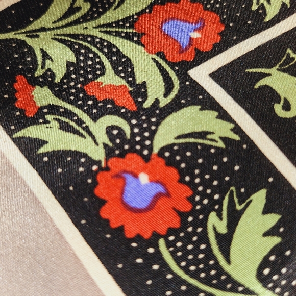 PIERRE BALMAIN scarf silk - Picture 9 of 12